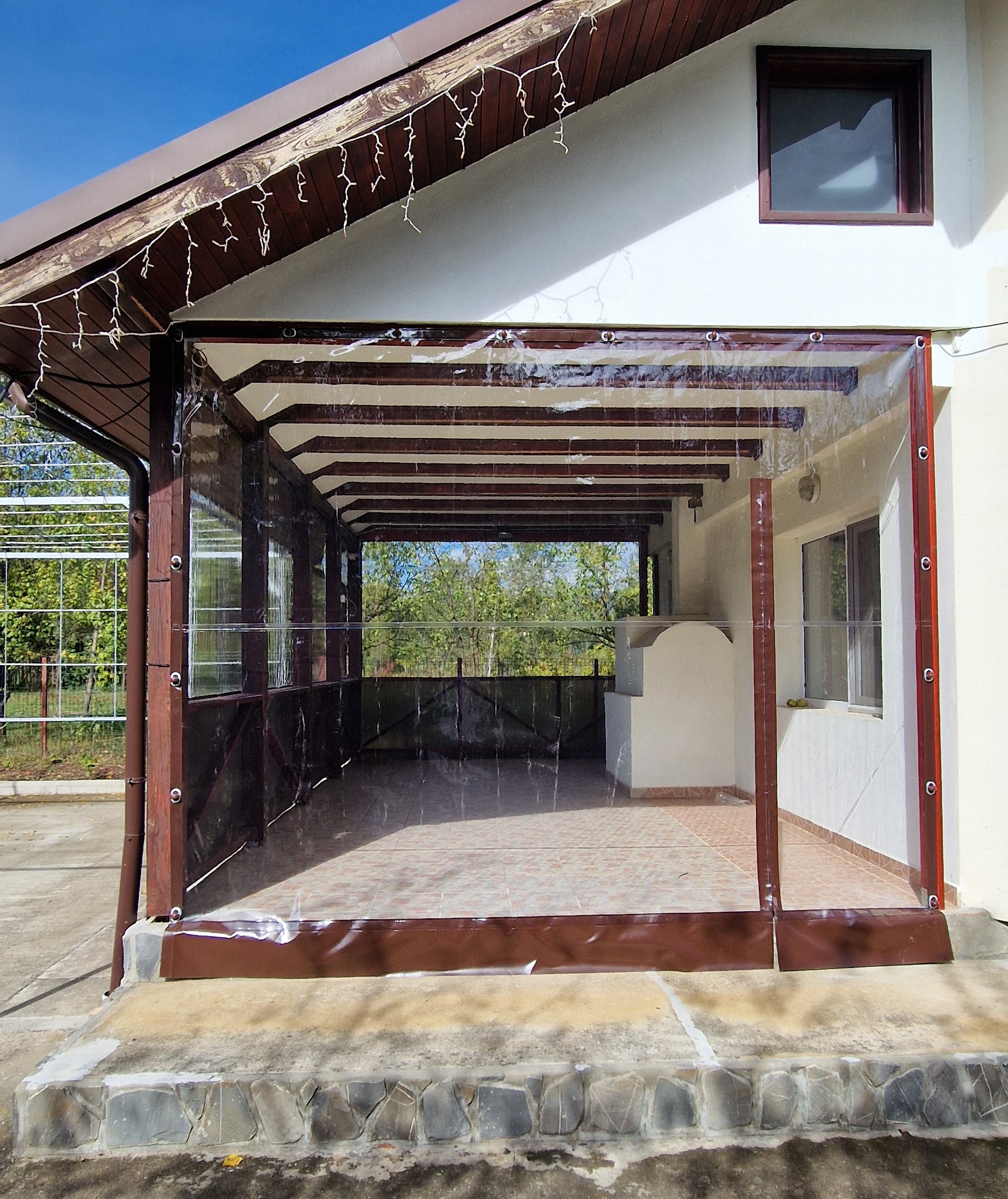 Folie Transparentă cu Capse și Bride